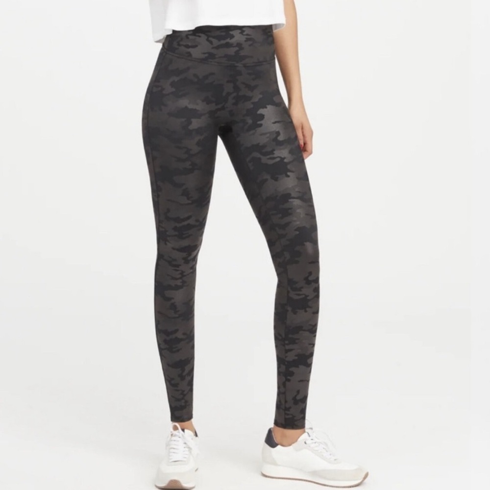 Spanx Faux Leather Camo-Print High Waisted Black Metallic Leggings Womens M